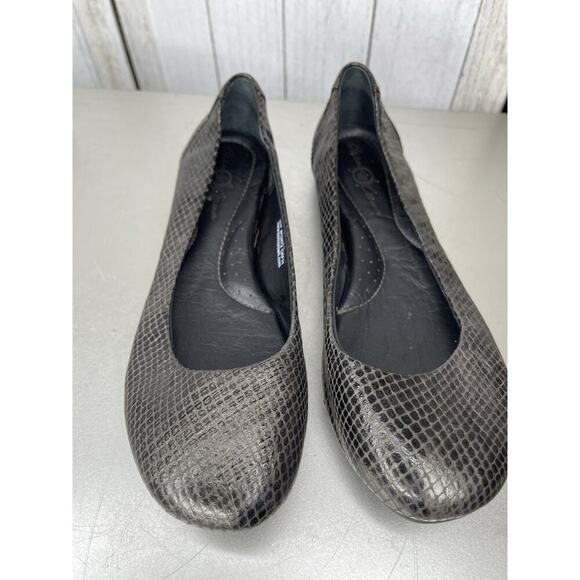 Born Concepts BOC Flats Womens Size 6 Metallic Leather Ballet Slip On Snakeskin - Picture 2 of 6